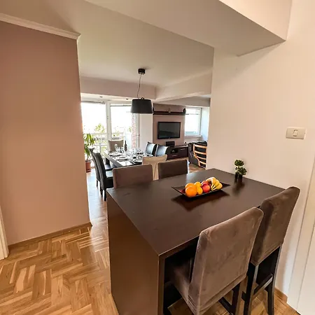 Centre Luxury Апартаменти